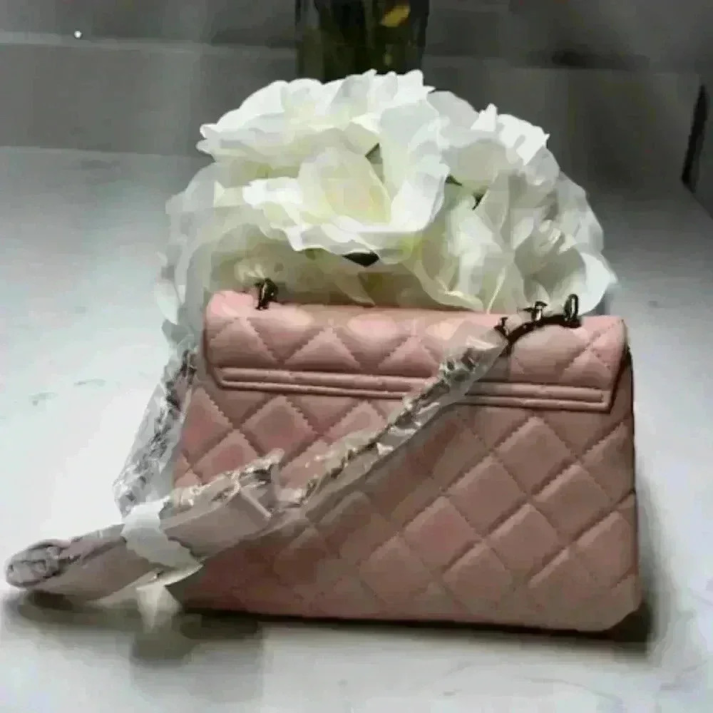 NWT GILDA PARIS GGH-521 Quilted Messenger Shoulder Bag in Blush - Picture 2 of 11